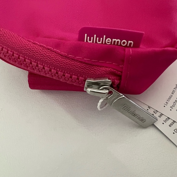 Lululemon everywhere belt bag - Picture 5 of 8